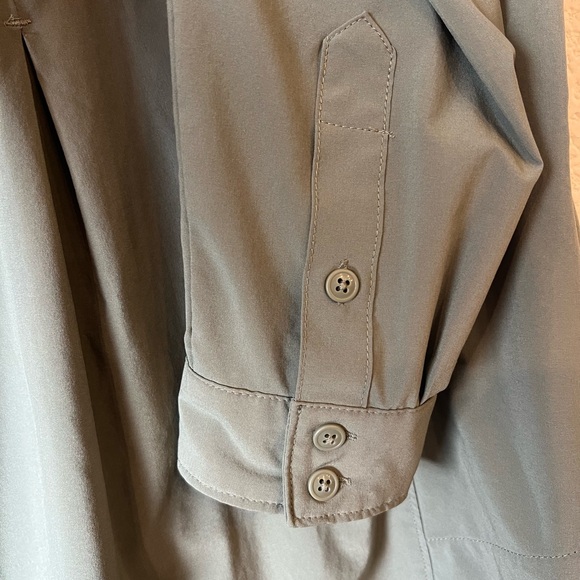 Columbia women’s Omni-shade green button down long sleeved shirt size medium - Picture 5 of 7